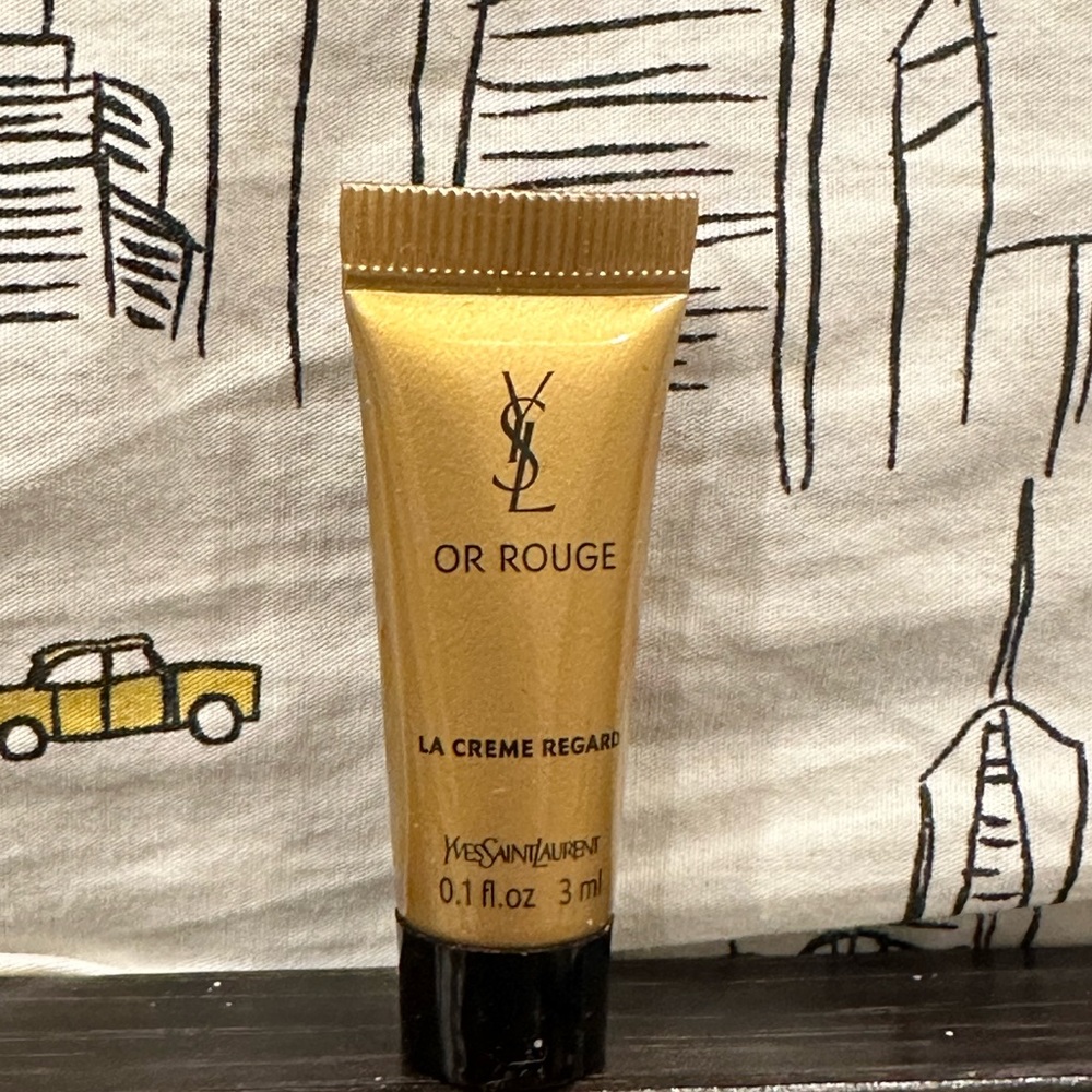 Yves Saint Laurent  OR Rouge Crème Regard